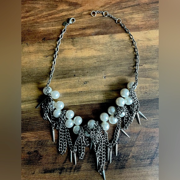 Pearl and Spike Chunky Necklace - Picture 1 of 4